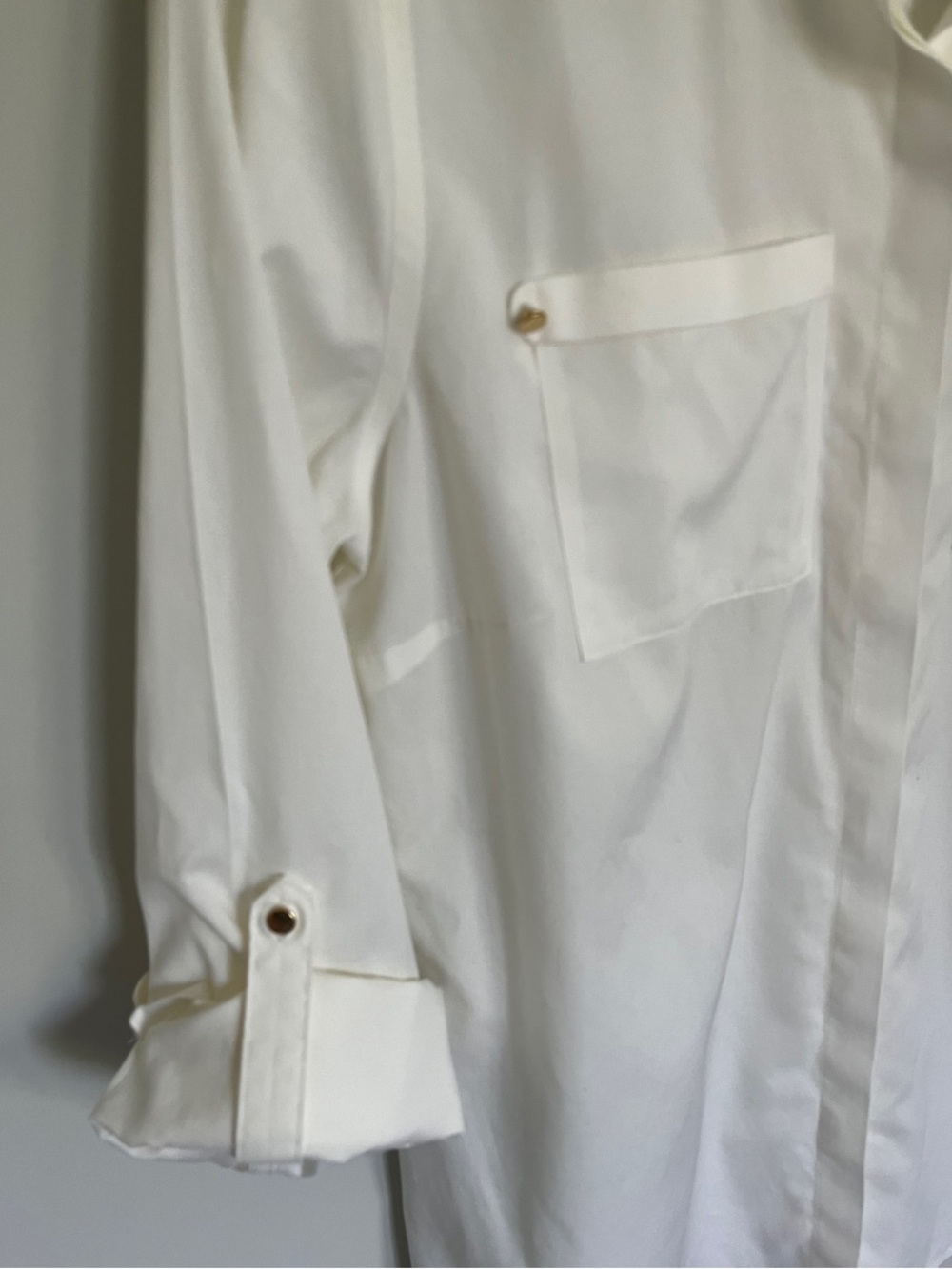 Chico's No Iron Button-Back Detail Ivory Blouse - Size S - Like new - Picture 4 of 11